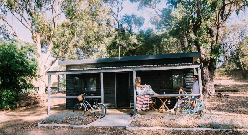 Esperance Chalet Village, Esperance