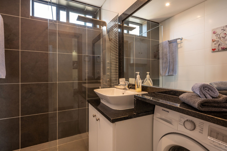 Bathroom, America Apartment, Funchal