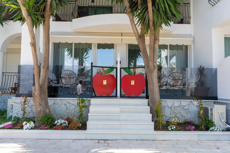 Exterior & Views 2, Adam & Eve Suites, Sarandës