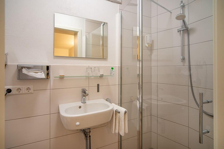 Bathroom 4, Ringhotel Mohren, Biberach