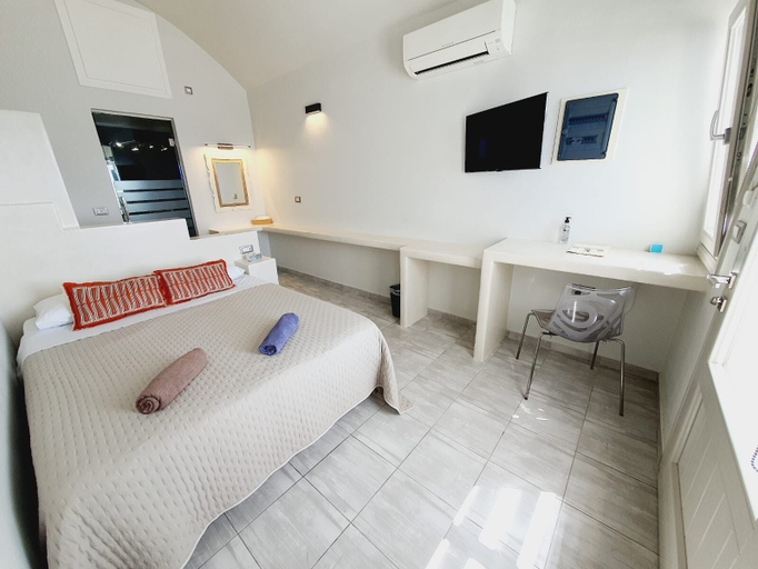 Bedroom 5, Caldera's Majesty, South Aegean