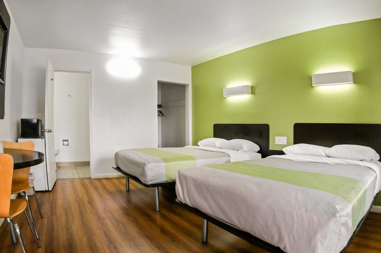 Bedroom 25