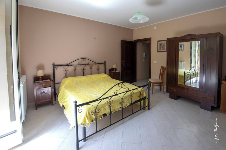 Bedroom 1, Nonna Maria, Messina
