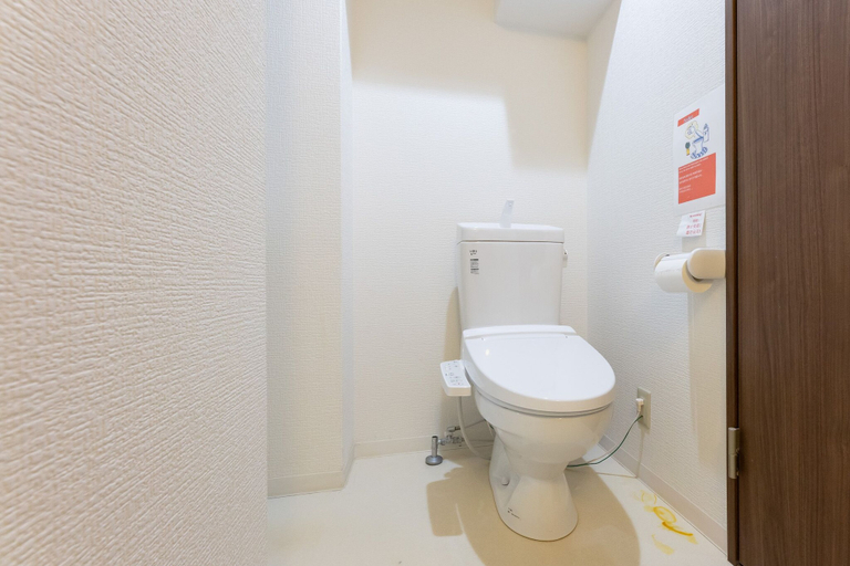 Bathroom 3, Yoneyama 5F, Osaka