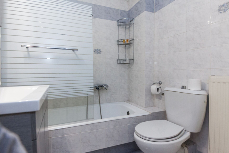 Bathroom 4, Home Away from Home 2 Bd Apt in Zografou, Attica
