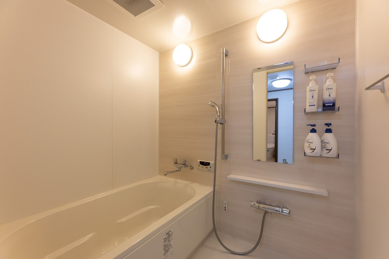 Bathroom 3, Yoneyama 2F, Osaka