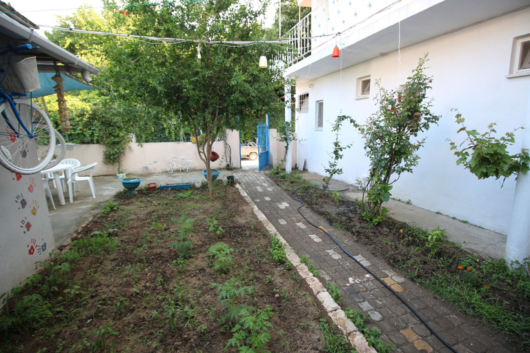 Garden 2, La Casa Pansiyon, Marmara