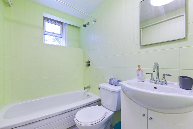 Bathroom 4, Colourful 2-bedroom Apartment, Toronto