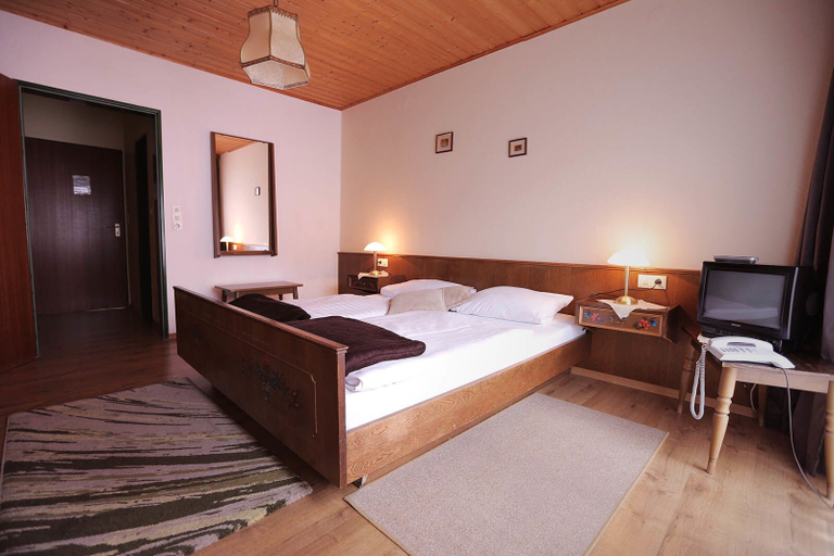 Bedroom 2, Hotel Rennsteig, Kronach