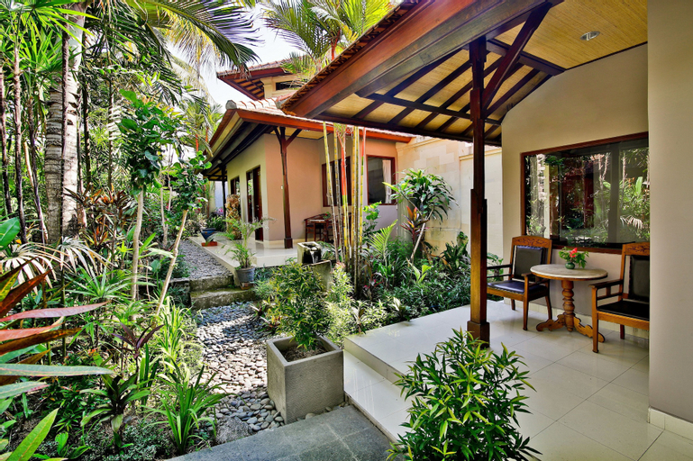 Exterior & Views 22