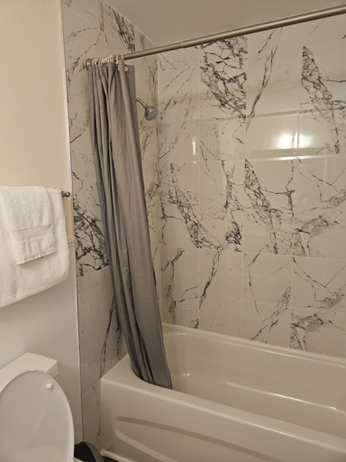Bathroom 3, Sunflower Guest Suites, Prince