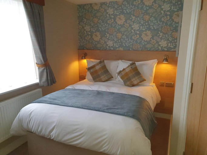 Bedroom 3, Old Swan, North Yorkshire