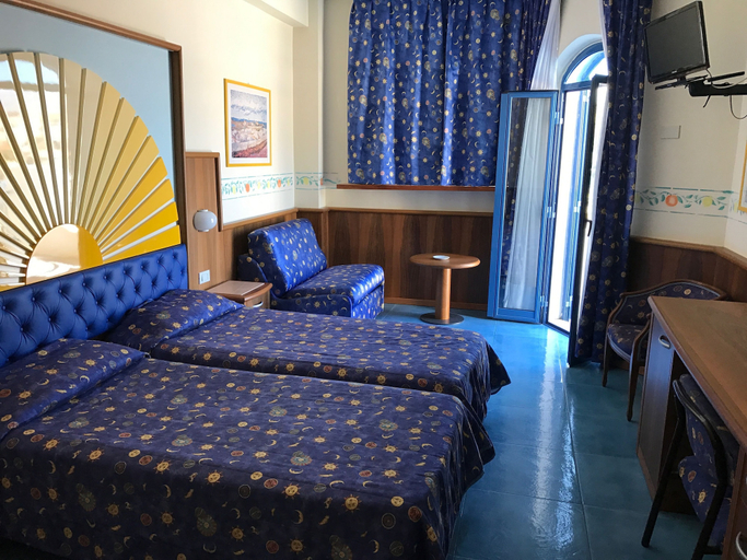 Bedroom 3, Sporting Baia Hotel, Messina