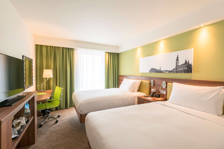 Bedroom 3, Hampton by Hilton Hamburg City Centre, Hamburg