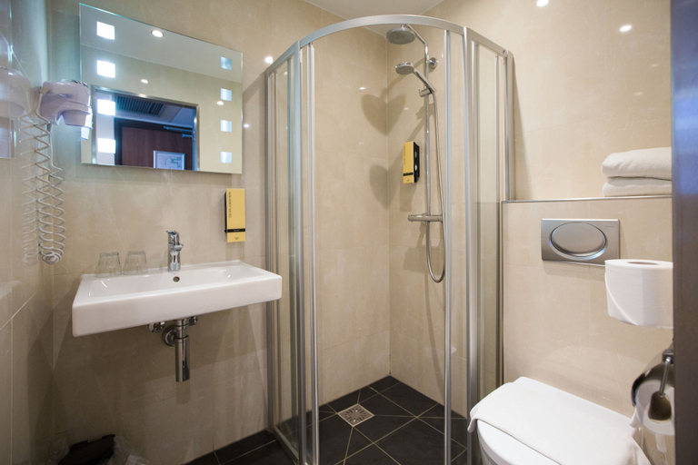 Bathroom 5, OZO Hotels Cordial Amsterdam, Amsterdam