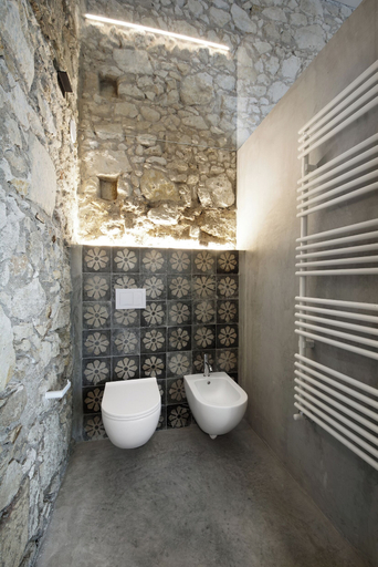 Bathroom 4, Isonzo Suites, Syracuse