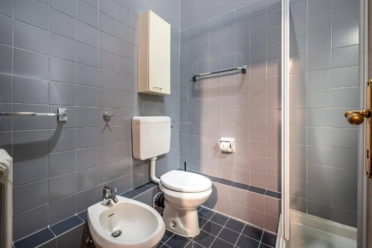 Bathroom 5, Hotel Villani, Florence