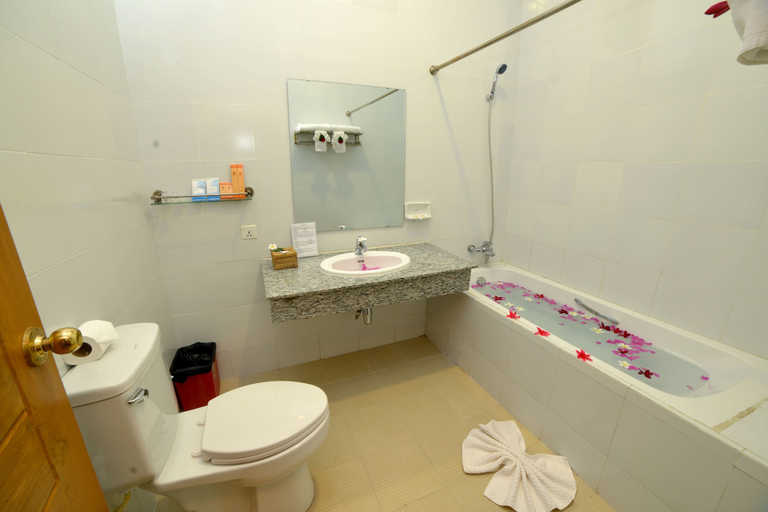 Bathroom 4, Bagan Emerald Hotel, Myingyan