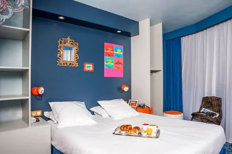 Bedroom 1, Hôtel Gabriel, Manche