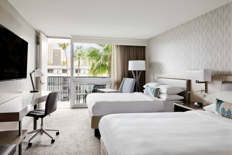 Bedroom 3, Los Angeles Airport Marriott, Los Angeles