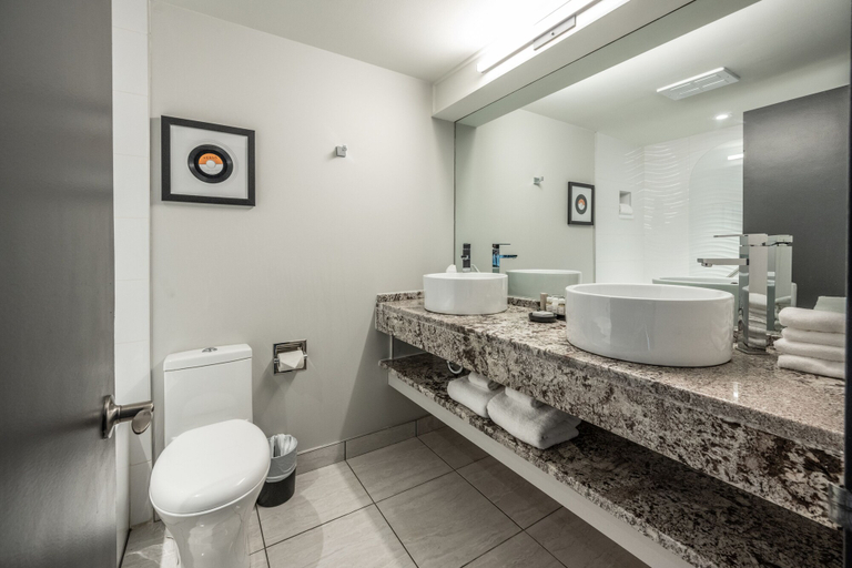 Bathroom 5, Hôtel Versō, Memphrémagog