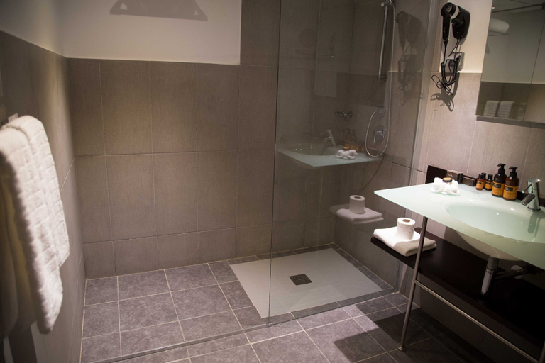 Bathroom 5, Semiramis Hotel, Nouakchott