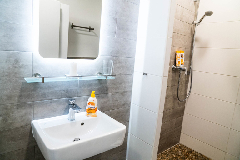 Bathroom 3, Pension & Restaurant La Amalia, Mattersburg