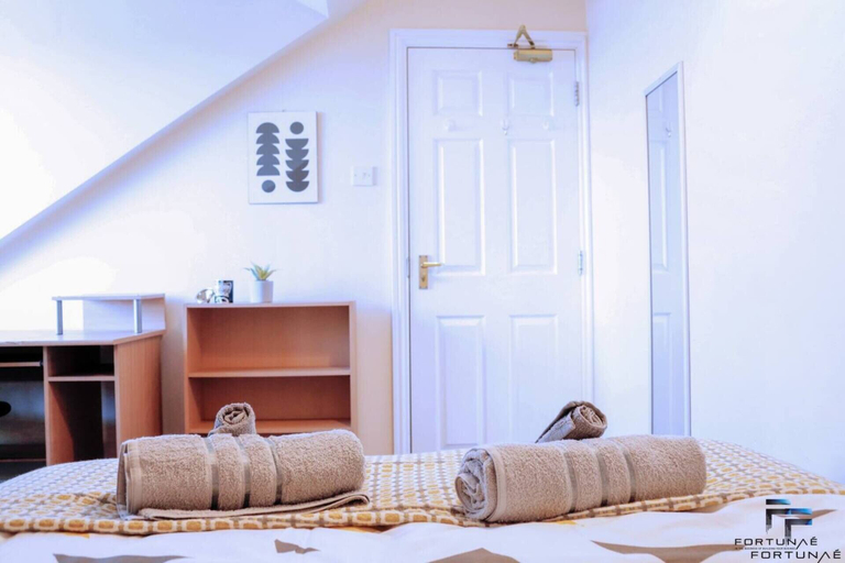 Others 5, Beautiful 5-bed House Roker Beach, Sunderland