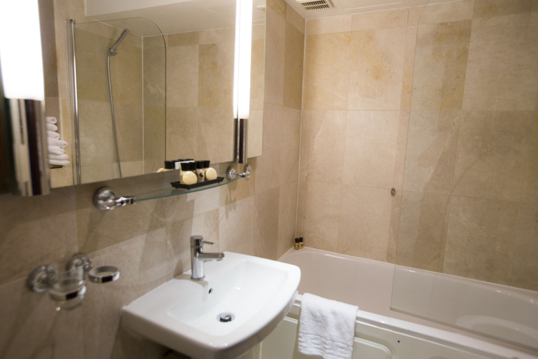 Bathroom 4, Cheshire Hotel, London