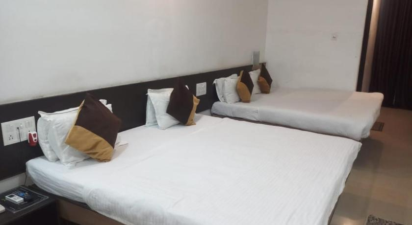 Bedroom 1, Hotel White Pearl, Jabalpur, Jabalpur