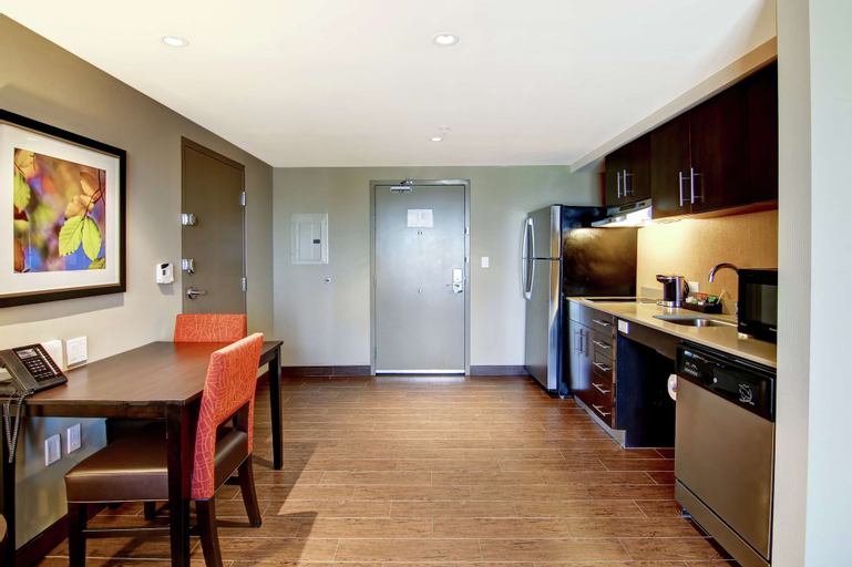 Dining Room 18