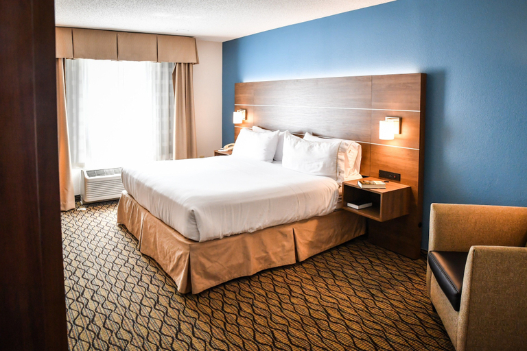 Bedroom 3, Holiday Inn Express & Suites CONCORD by IHG, Cabarrus