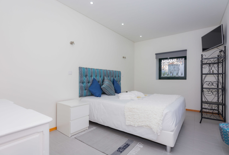 Bedroom 2, S. Thomé apts, Ovar