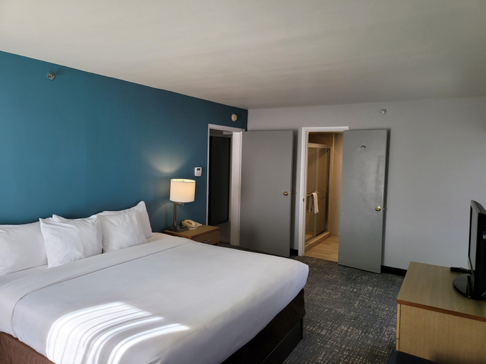 Bedroom 4, Comfort Inn & Suites Alexandria West, Fairfax