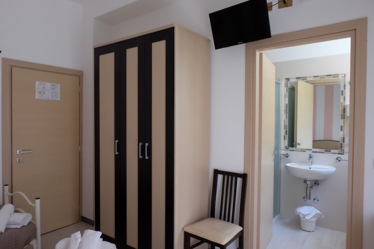Bathroom 4, Beach Hotel Clerice, Rimini