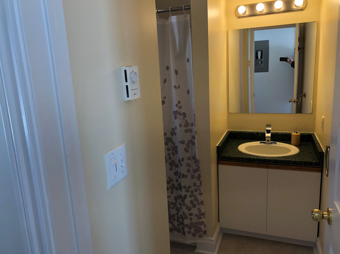 Bathroom, The Shores of Deer Lake, Parry Sound