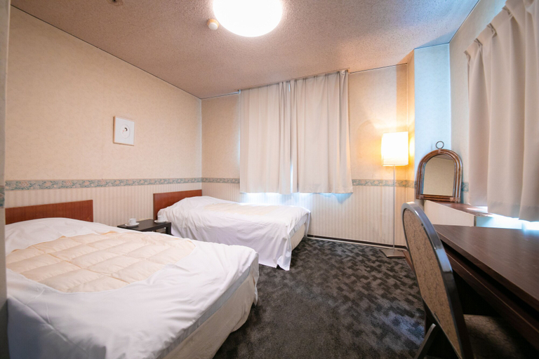 Bedroom 2, Grand Hotel Seifuso, Ōmuta