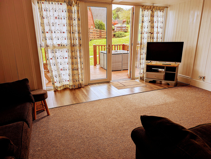 Others 5, Coastal Chalet - Sleeps 6 - Pool - Parking, Kent