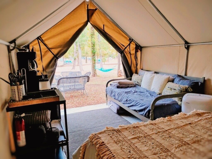 Bedroom 3, 9 Blue River Camp - Glamping Cabin, Caldwell