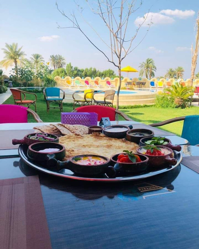Food & Drinks 5, Tunis Pyramids Hotel, Yusuf as-Sidiq