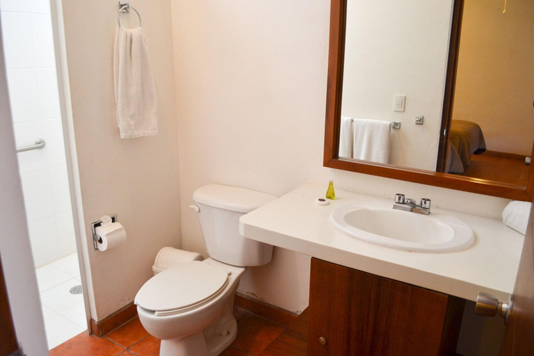 Bathroom 3, Posada Santa Rita, Mascota
