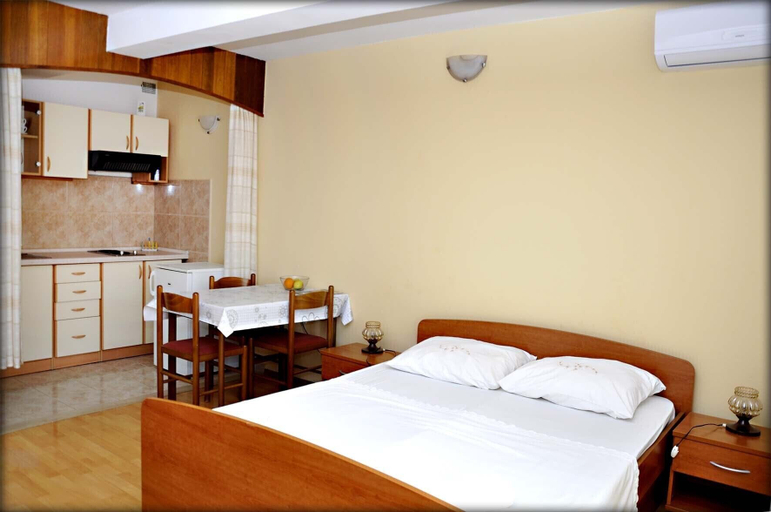 Bedroom 2, Immaculate 4-bed House in Lumbarda, Lumbarda