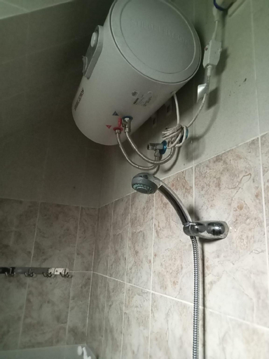 bathroom 4