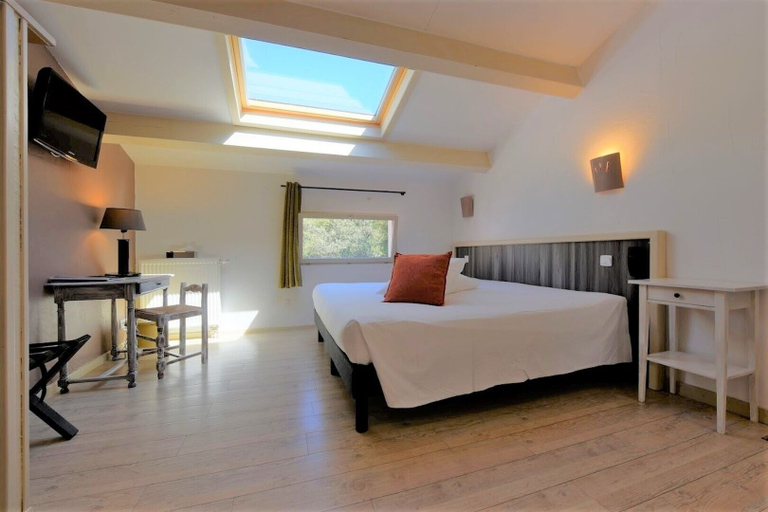 Bedroom 5, Hotel Restaurant le Belvedere, Ardèche