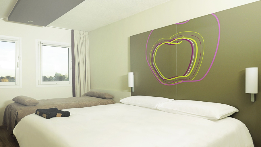 Bedroom 4, ibis Styles Lleida Torrefarrera, Lleida