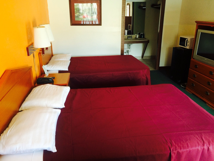 Bedroom 4, Sunrise Inn, Manatee