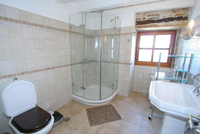 Bathroom 3, Spiros Jetty House Walk to Beach Sea Views A C Car Not Required - 302, Ionian Islands