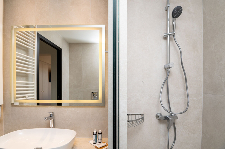 Bathroom 5, Brettania Hotel, Epirus