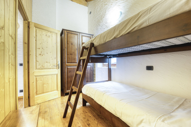 Bedroom 3, Incanto Walser Apartments, Verbano-Cusio-Ossola