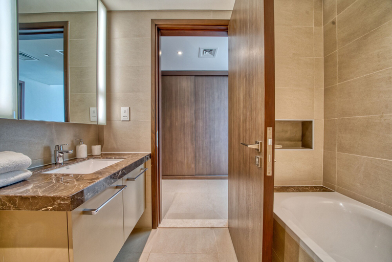Bathroom 4, Boho-Chic Cosy 1BR, minutes to Burj Khalifa, Dubai